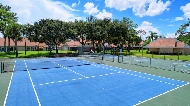 Building Photo - 1105 Maplewood Dr