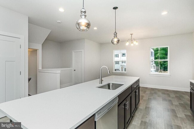 Building Photo - 606 Snapdragon Ct