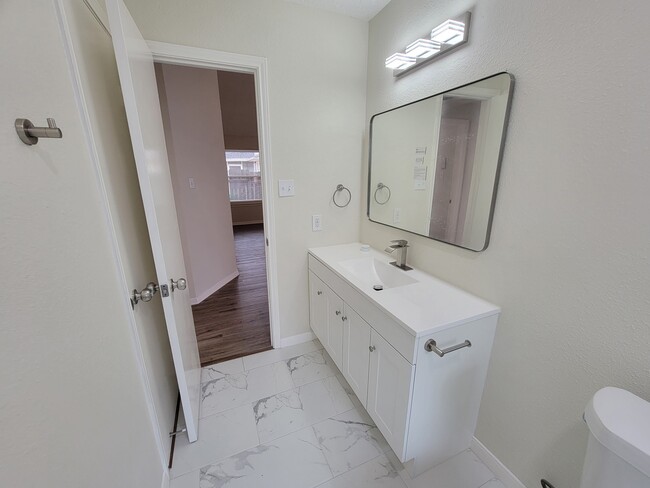 Building Photo - 6311 Diamond Rock Dr