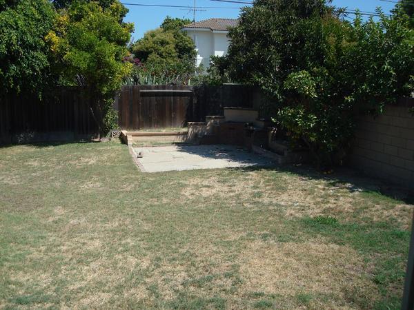 Building Photo - Long Beach- 2bd 1ba- yard, garage, hardwoo...