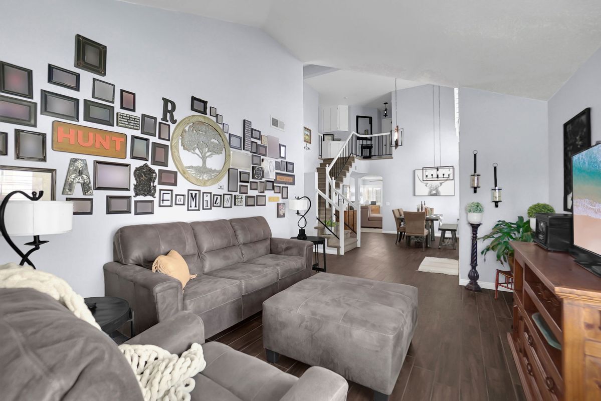 Building Photo - 885 Oakland Hills Dr