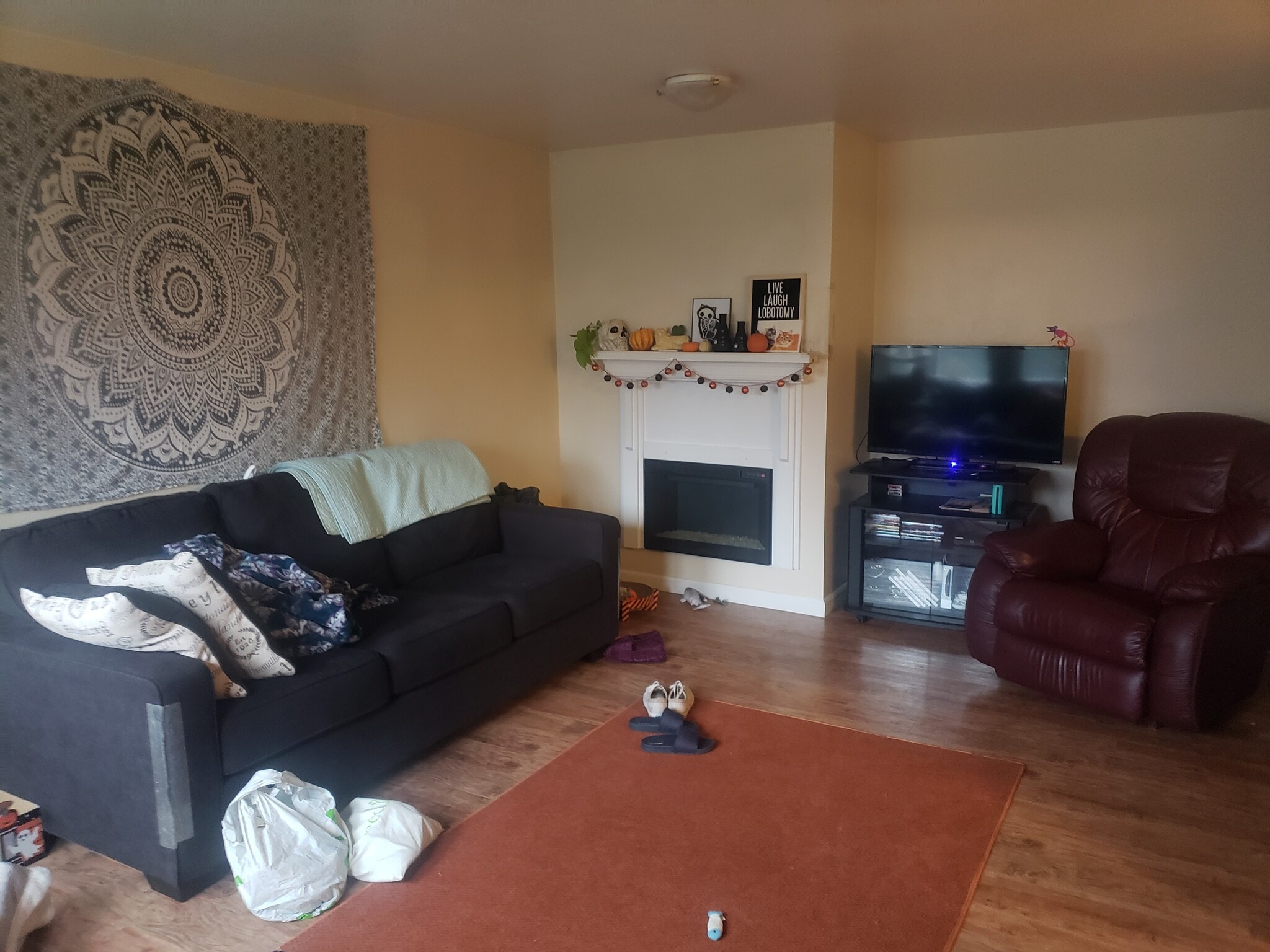 Building Photo - 1358 NW Hall Dr