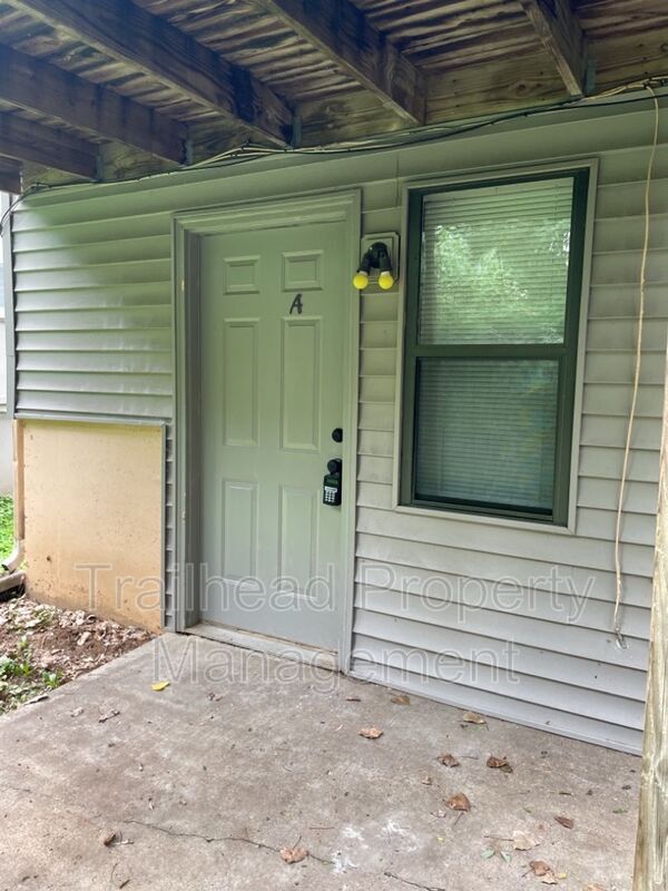Primary Photo - 8213 N Everton Ave