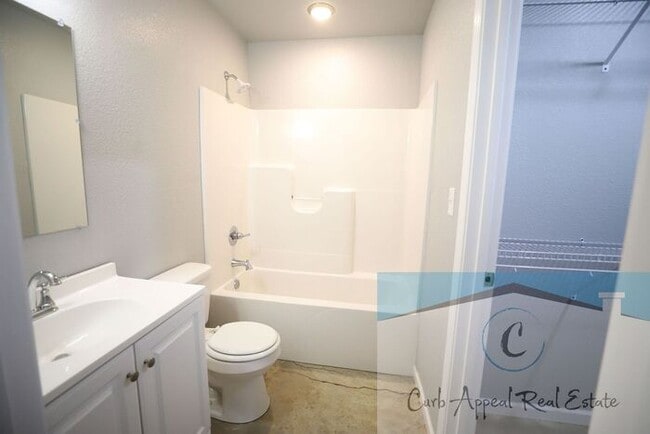 Building Photo - 2-bedroom, 2 bath apartment recently built...
