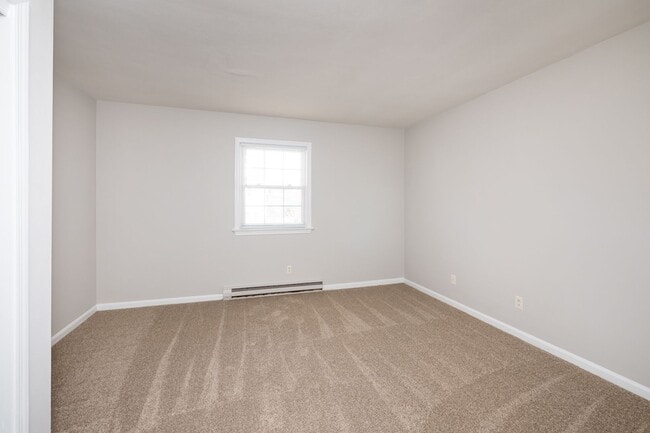 Building Photo - Duplex located just a block from the ocean!