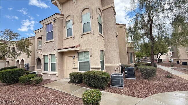 Primary Photo - 10550 W Alexander Rd