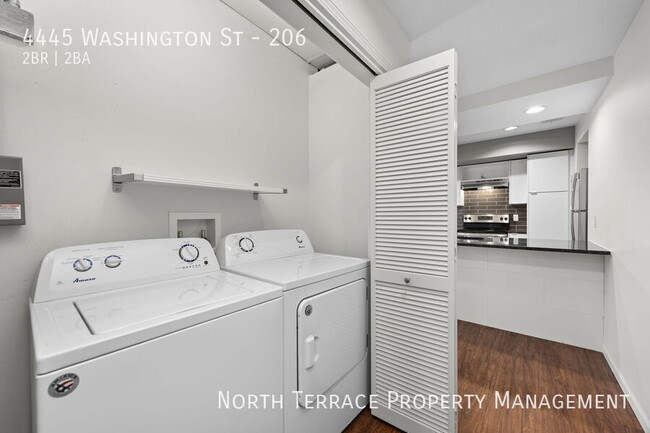 Building Photo - Stylish 2-Bedroom Living at Vernon on Wash...