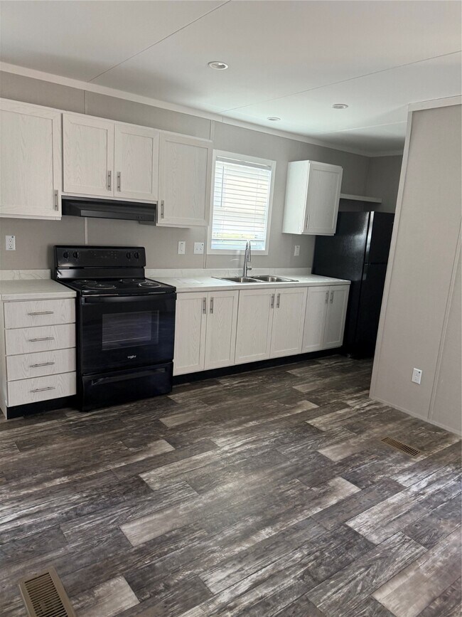 Building Photo - 2430 County Rd 318