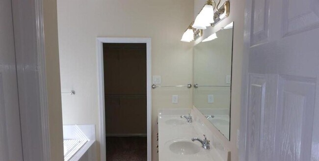 Building Photo - 4 Bedroom Single Family Rental in Great Du...