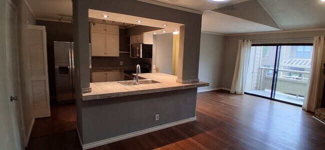 Building Photo - 5200 Martel Ave