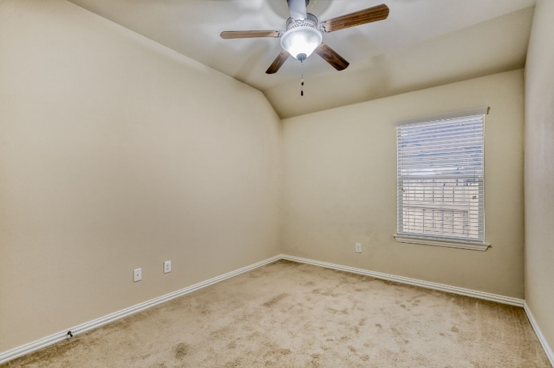 Building Photo - 1921 Autumn Run Ln