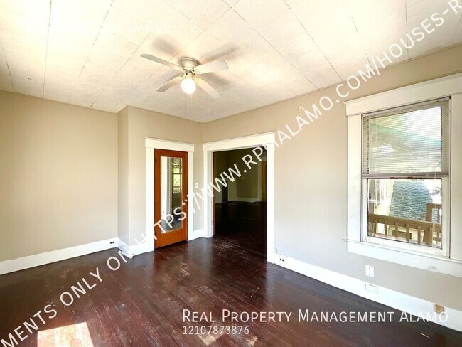 Building Photo - 810 W Magnolia Ave