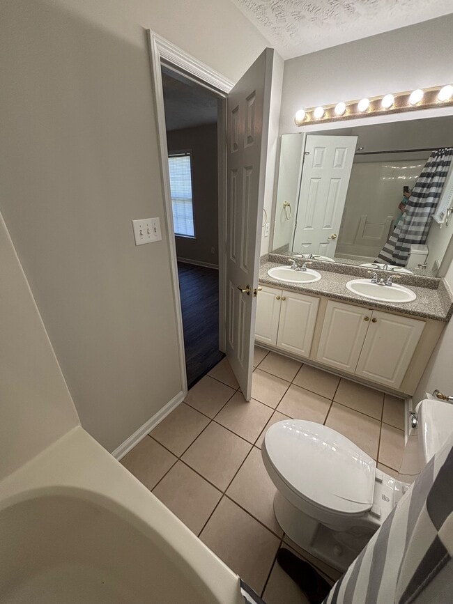 Building Photo - 3808 Raider Ct