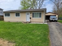 Building Photo - 36348 N Edgewood Dr
