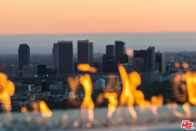 Building Photo - 1623 Viewmont Dr