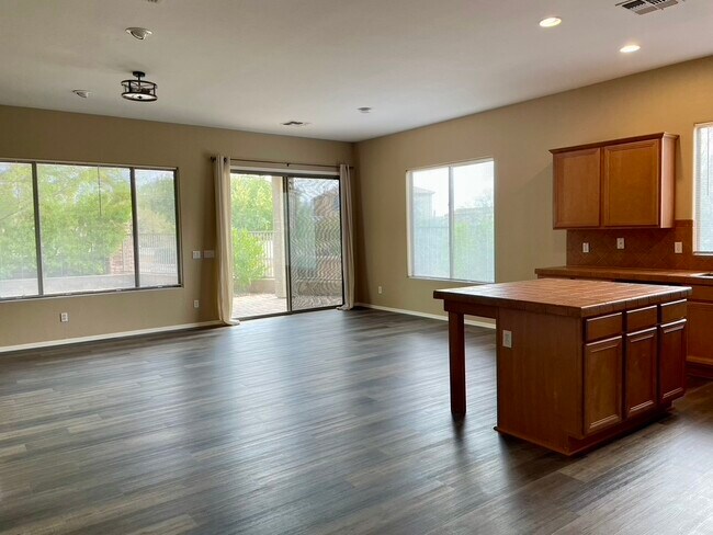 Building Photo - 2916 W Windsong Dr