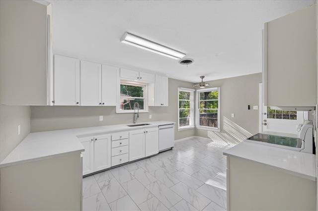 Building Photo - 7433 Vallejo Dr