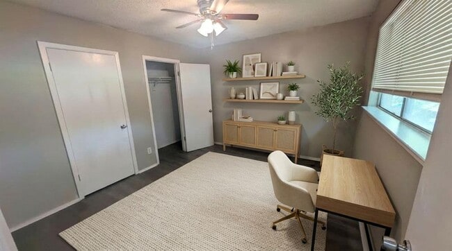 Building Photo - 1711 Burton Dr