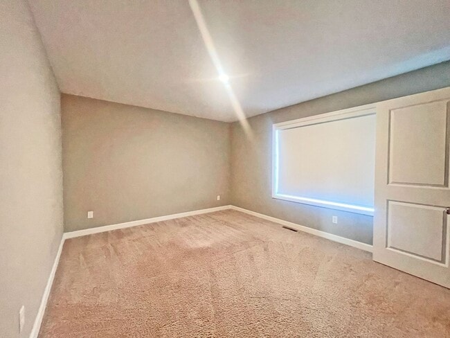 Building Photo - Sparkling Like-New 2-story w/ Full Walkout on Pond with Office-Bedroom 6, Pets OK!