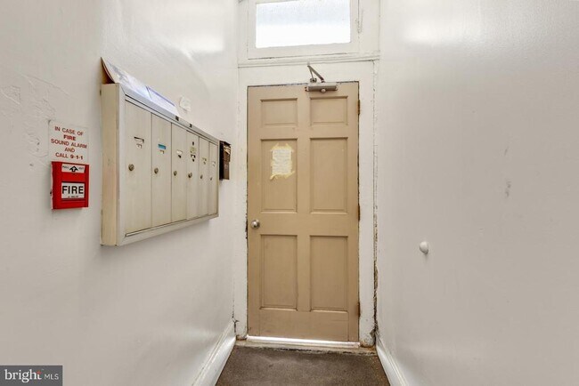 Building Photo - 258 S 9th St