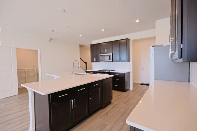 Building Photo - 2287 Ryegrass Ln