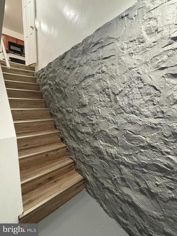 Building Photo - 3758 Columbus Dr