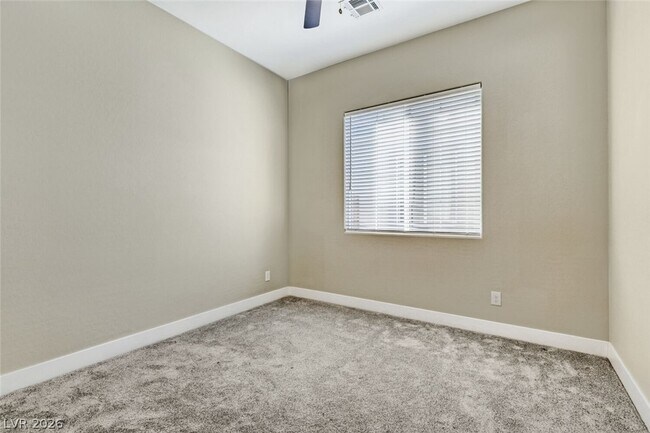 Building Photo - 76 Tatahatso Pt St