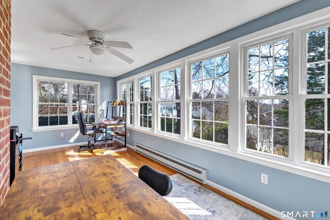 Building Photo - 150 Stiles St