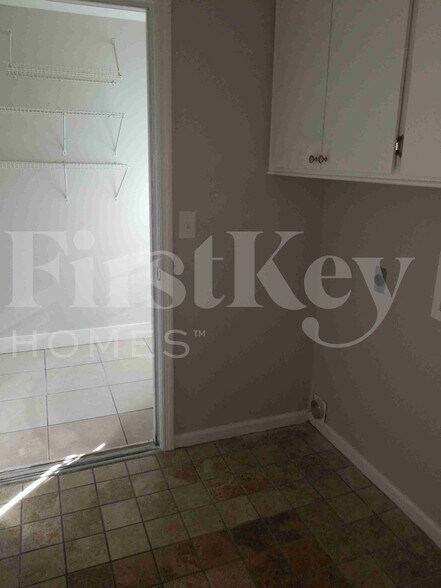 Building Photo - 430 Citadel St