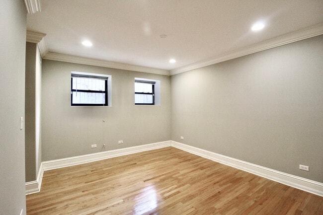 Building Photo - 5528 S Indiana Ave