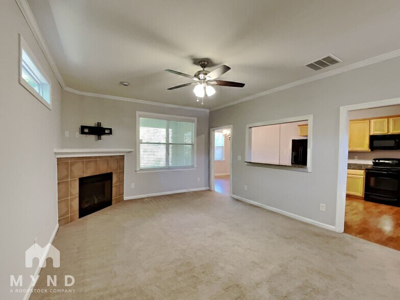 Building Photo - 1313 Stone Bay Dr SW