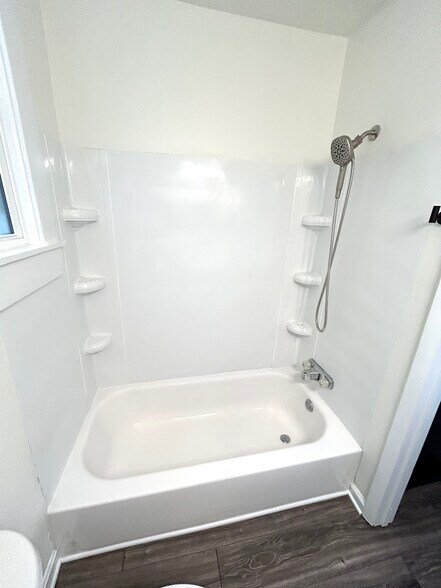 Building Photo - 437 Stoddart Ave