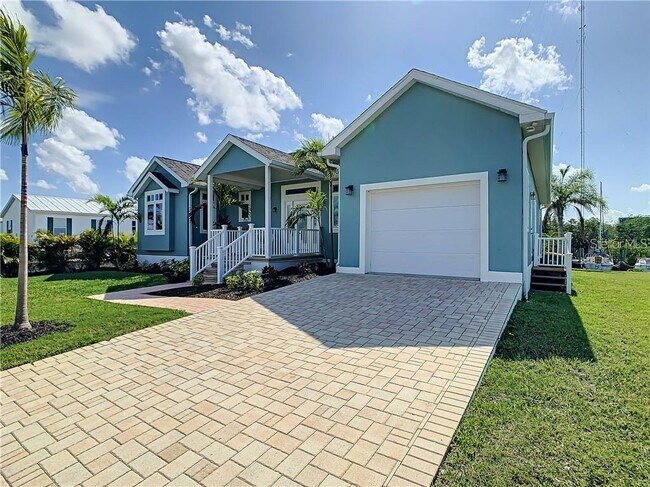 Building Photo - 631 Tahiti Ct