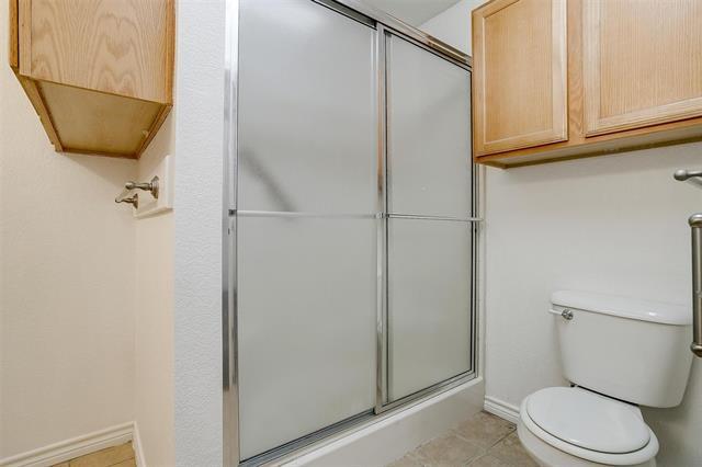 Building Photo - 208 N Val Verde