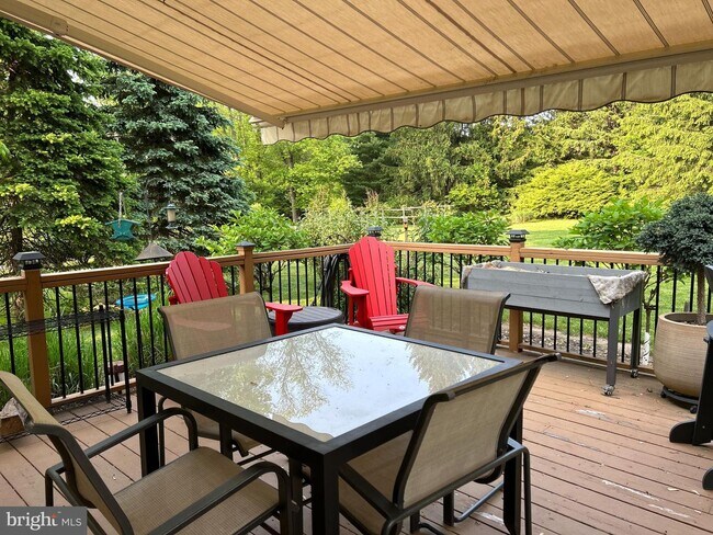 Building Photo - 5 Cedar Woods Dr