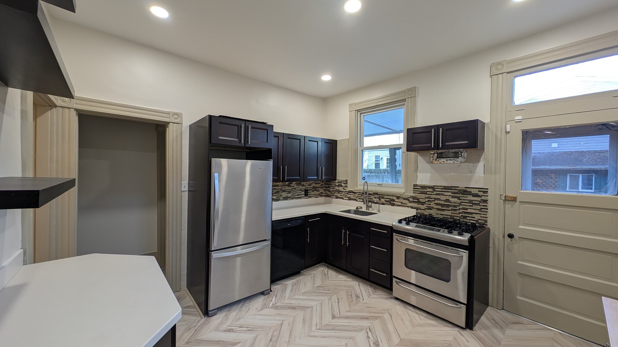 Kitchen (microwave will be installed shortly) - 347 Spahr St