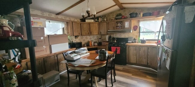Building Photo - 2 bedroom 1 bathroom Mobile home near Denv...