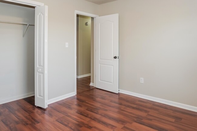 Building Photo - Charming 3 Bedroom Home!