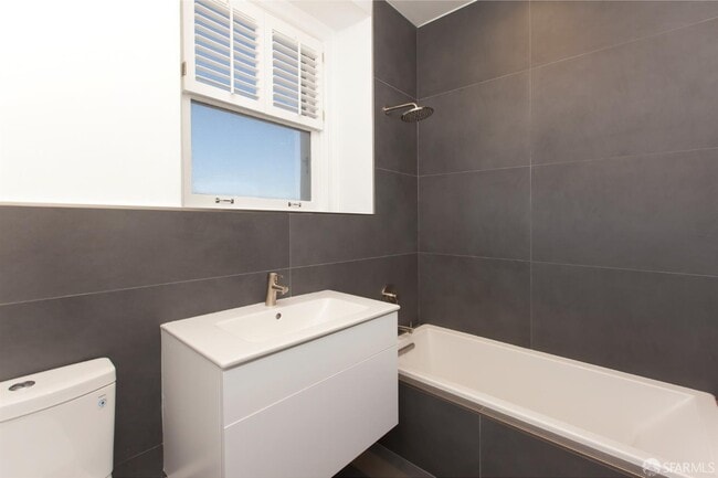 Building Photo - 1250 Jones St