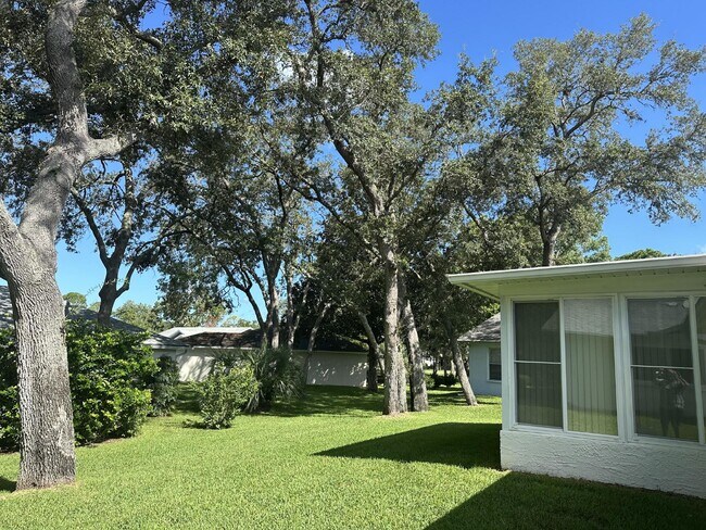 Building Photo - For Rent. Timber Pines 2 Bedroom, 2 Bathro...