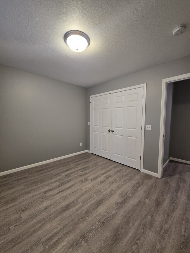 Building Photo - 1796 E Lake Mitchell Dr