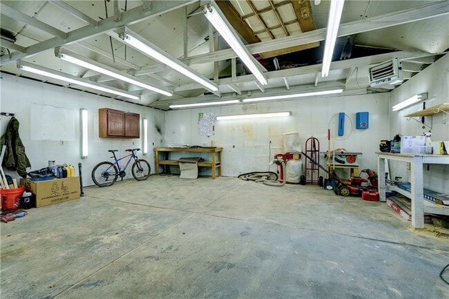 Building Photo - 304 Zuber Rd