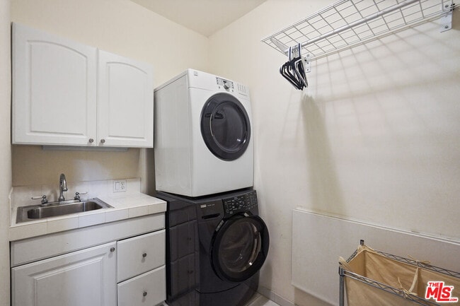 Building Photo - 18101 W Coastline Dr