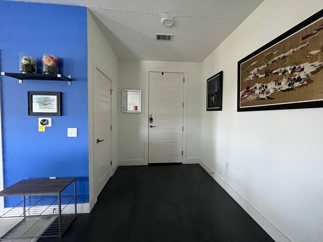 Building Photo - 6444 Burnet Rd