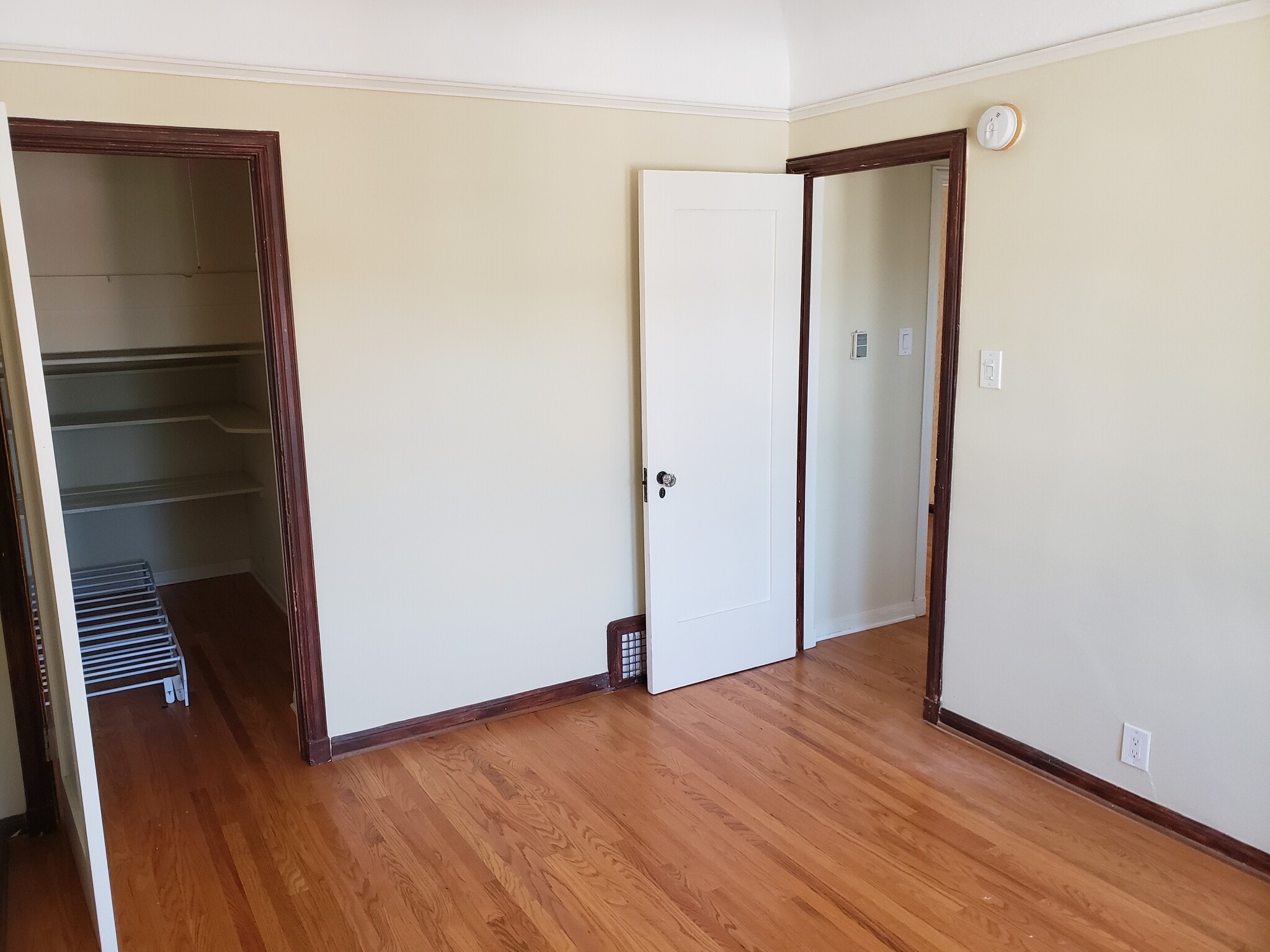 Building Photo - 2137 Vine St