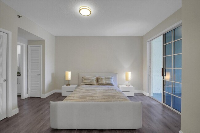 Building Photo - 4108 W Palm Aire Dr