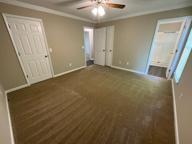 Building Photo - 2553 Old Mill Rd