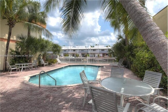 Building Photo - 3864 NE 167th St