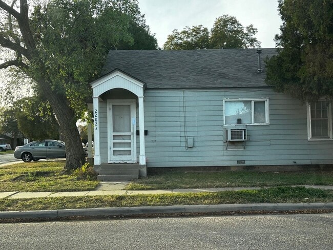 Primary Photo - 2202 18th St