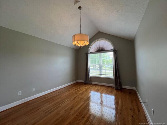 Building Photo - 113 Steeplechase Ln
